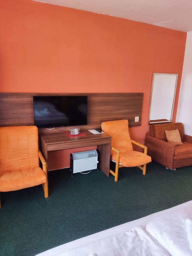 Hotel Formanka Густопече Экстерьер фото