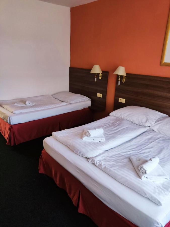Hotel Formanka Густопече Экстерьер фото