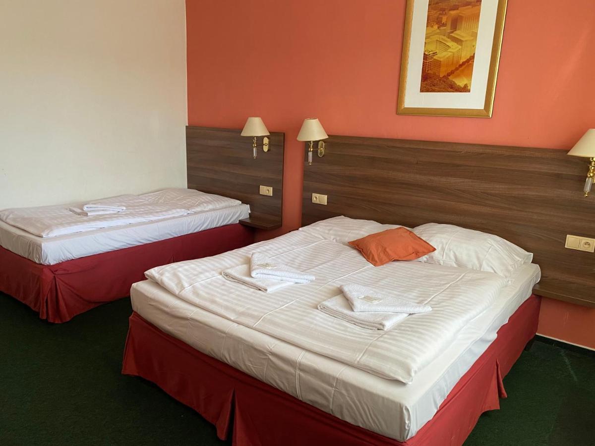 Hotel Formanka Густопече Экстерьер фото
